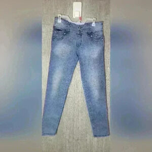 Studio F orginal new collection denim jeans. Waist:15.5 inches, rise:9 inches,